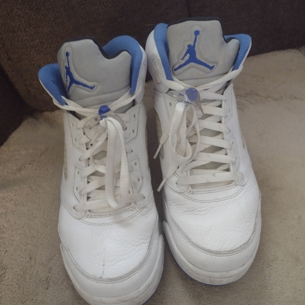 Men's tennis shoes